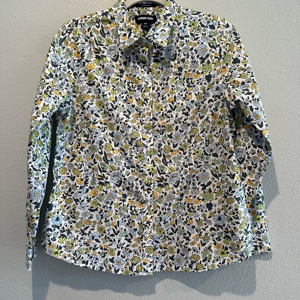 Lands' End Floral Shirt - Multicolor
Pre-owned in excellent conditions - Picture 2 of 4
